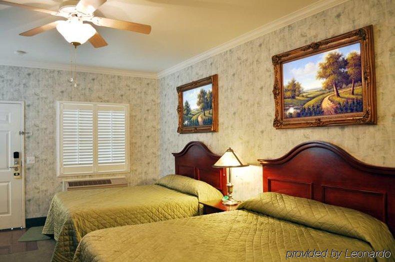 Grass Valley Courtyard Suites Kamer foto